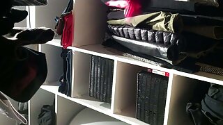 車の後ろでファック エッチ 動画 女の子