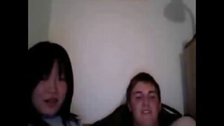 口の中でポーズをとる オナ 女 動画