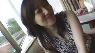 ブロンドの女性は男を誘惑します sex 女子 動画