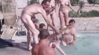 女性は彼女の猫をなめる xvideos 女
