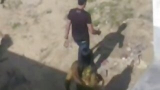巨乳主婦がピザを注文し、同時に臆病な配達の女の子アーニャを犯した 女 の 無料 エロ 動画