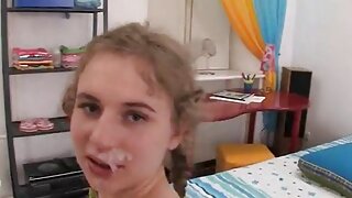 ソファに隠れているラテンベイブ アダルト 女性 漫画